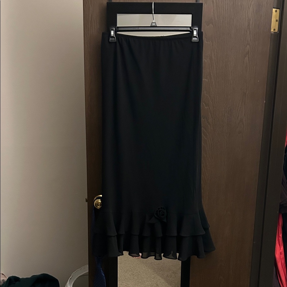Elegant Black Ruffle Hem Skirt